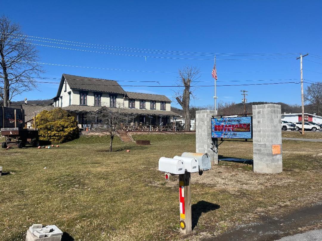 Gamble Farm Inn And Suites Jersey Shore Exterior photo